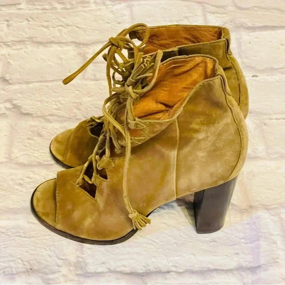 FRYE Women's Gabby Ghillie Block Heel Sandal Peep Toe Lace Up Bootie - Picture 4 of 15